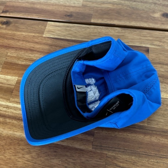 Nike Featherlight hat blue. 901 Adjustable one size fits most - Picture 8 of 8